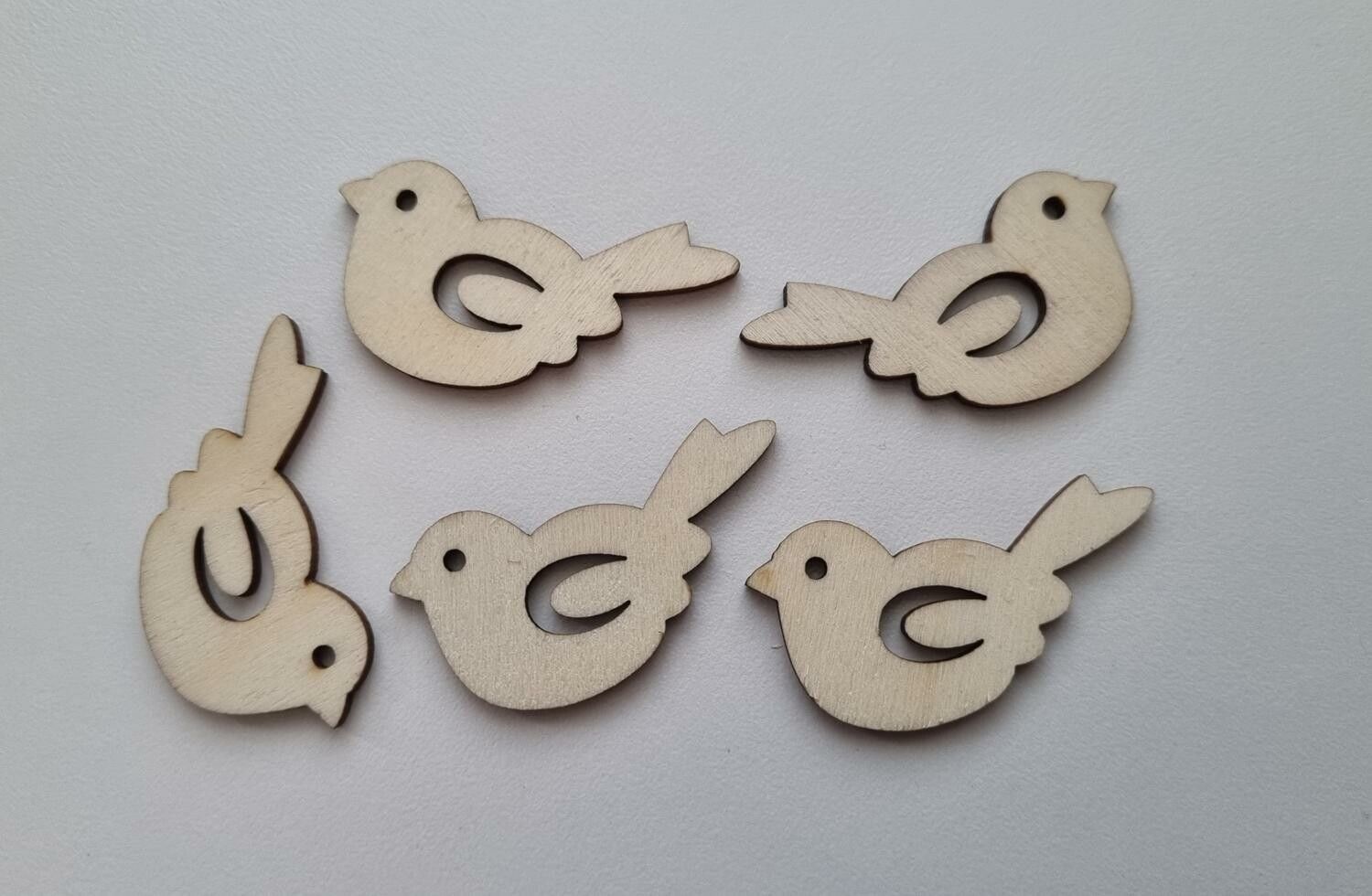 5 st fåglar i trä, trädekorationer, dekorationer för scrapbooking med mera
