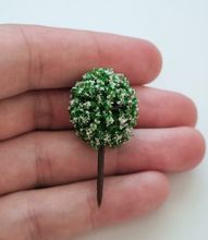 1 st träd, miniträd, miniatyrer (4 cm hög - Grön/vitt)