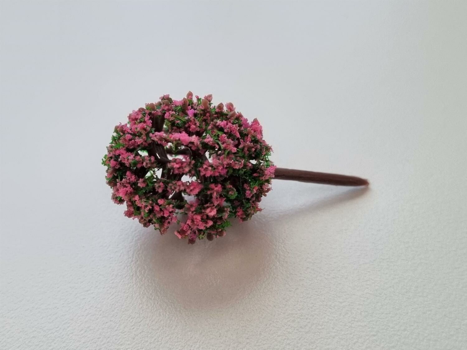 1 st träd, miniträd, miniatyrer (4 cm hög - Cerise)