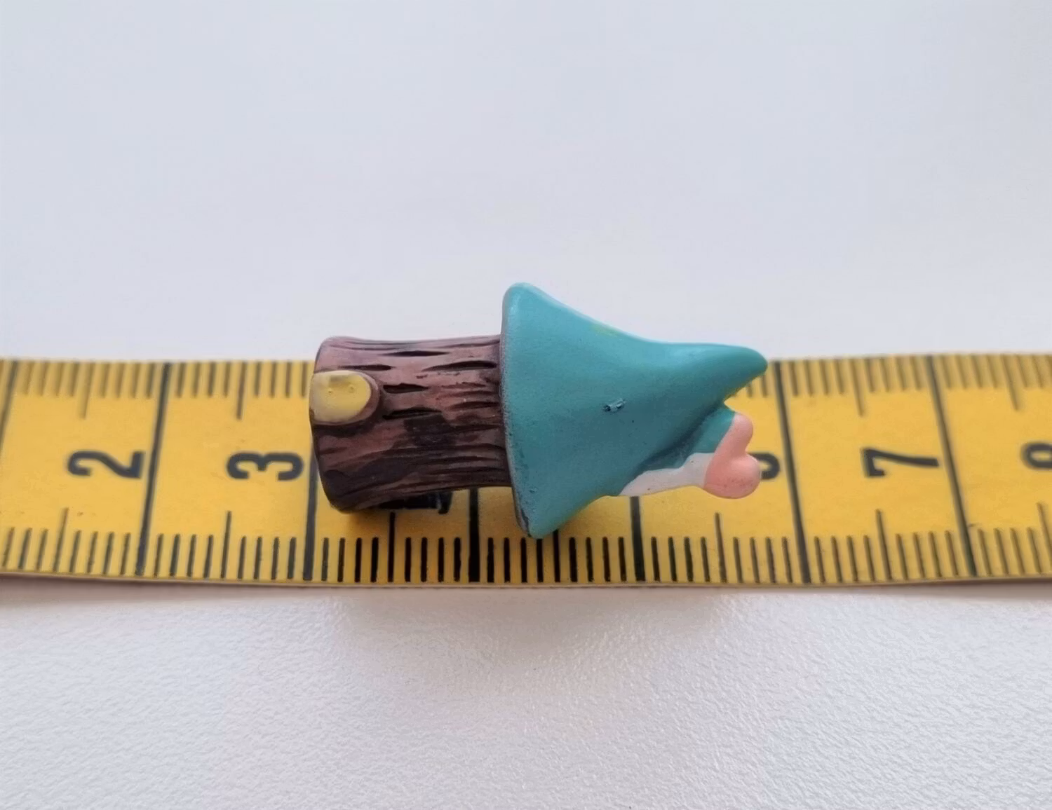1 st minihus, minisvamp, svamphus miniatyr (2,7 x 1,4 cm)