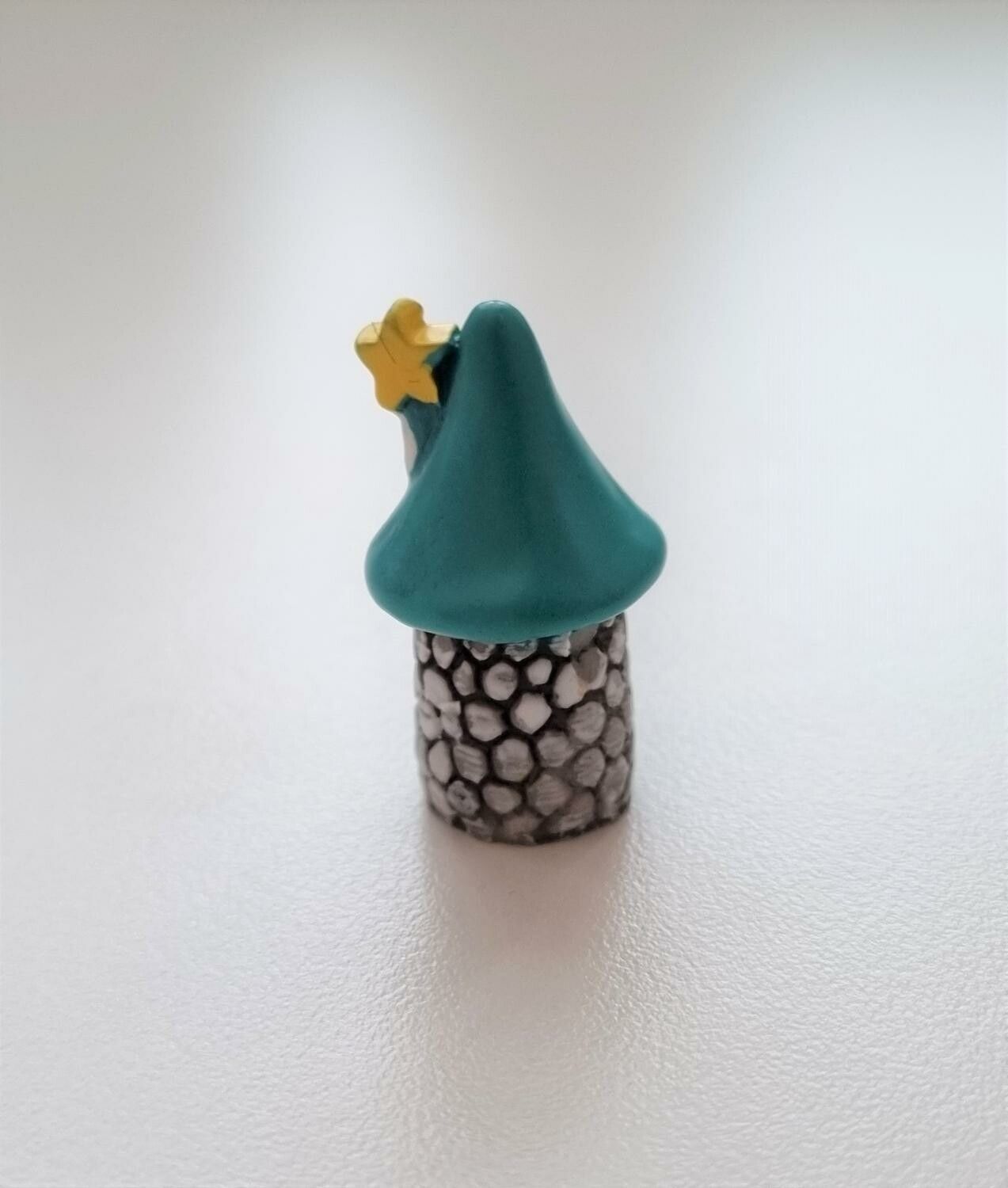 1 st minihus, mini svamp, svamphus miniatyr (2,8 x 1,4 cm)