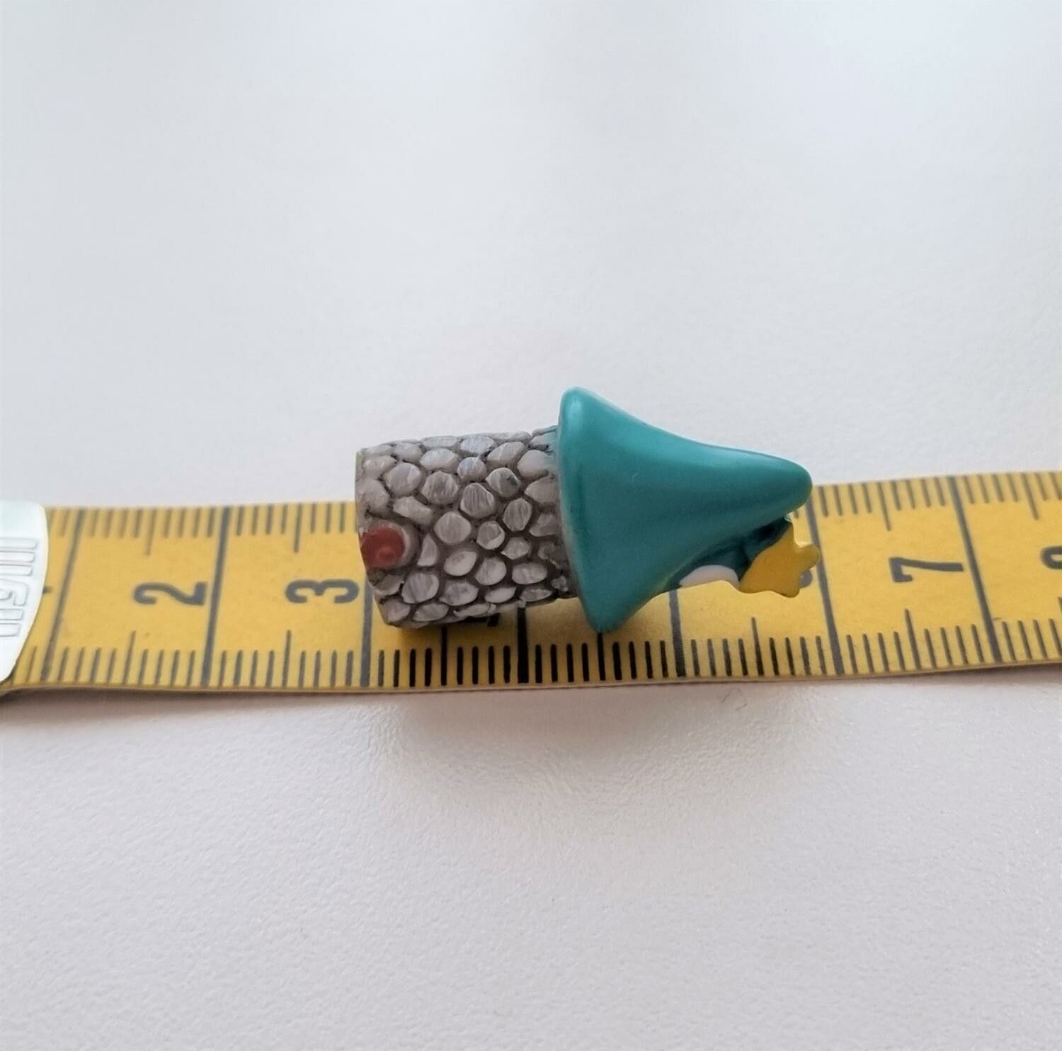 1 st minihus, mini svamp, svamphus miniatyr (2,8 x 1,4 cm)