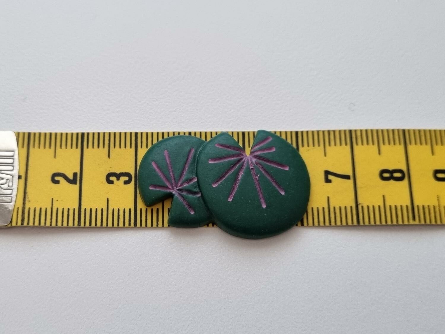1 st näckrosblad / blad till damm, miniatyr (3,1 x 2 cm)