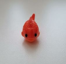 1 st fisk miniatyr minifisk (3,2 x 1,4 cm)
