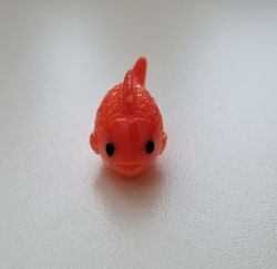 1 st fisk miniatyr minifisk (3,2 x 1,4 cm)