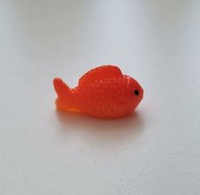 1 st fisk miniatyr minifisk (2,2 x 1,1 cm)