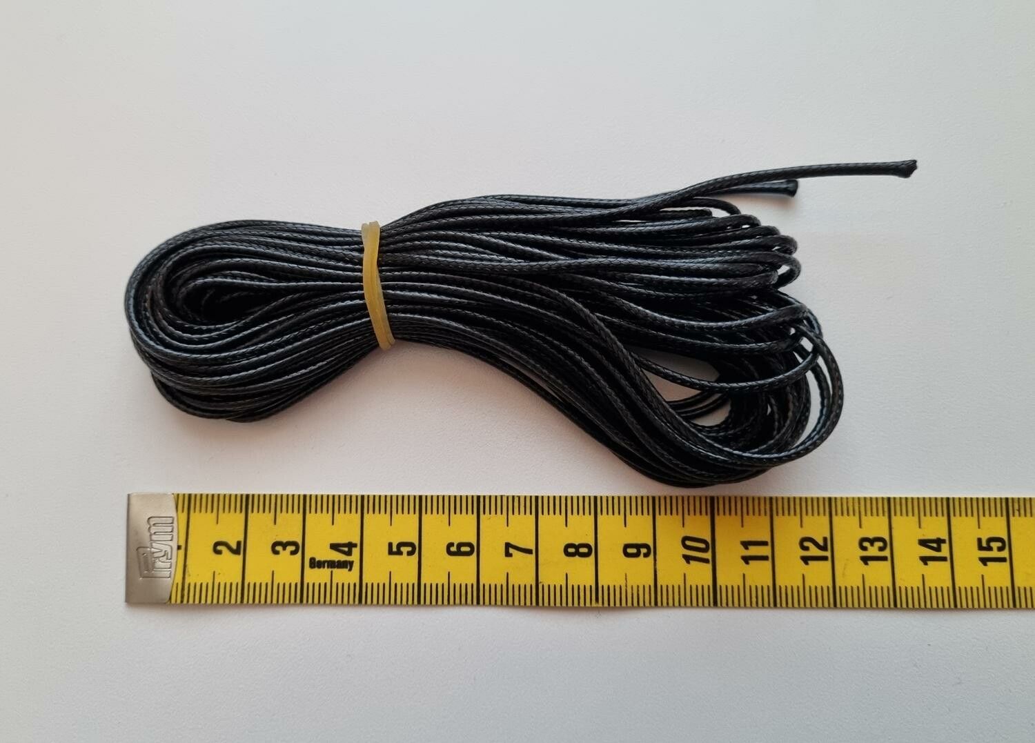 9 meter vaxat bomullssnöre (svart)