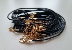 10 st halsband i konstläder (50 cm)