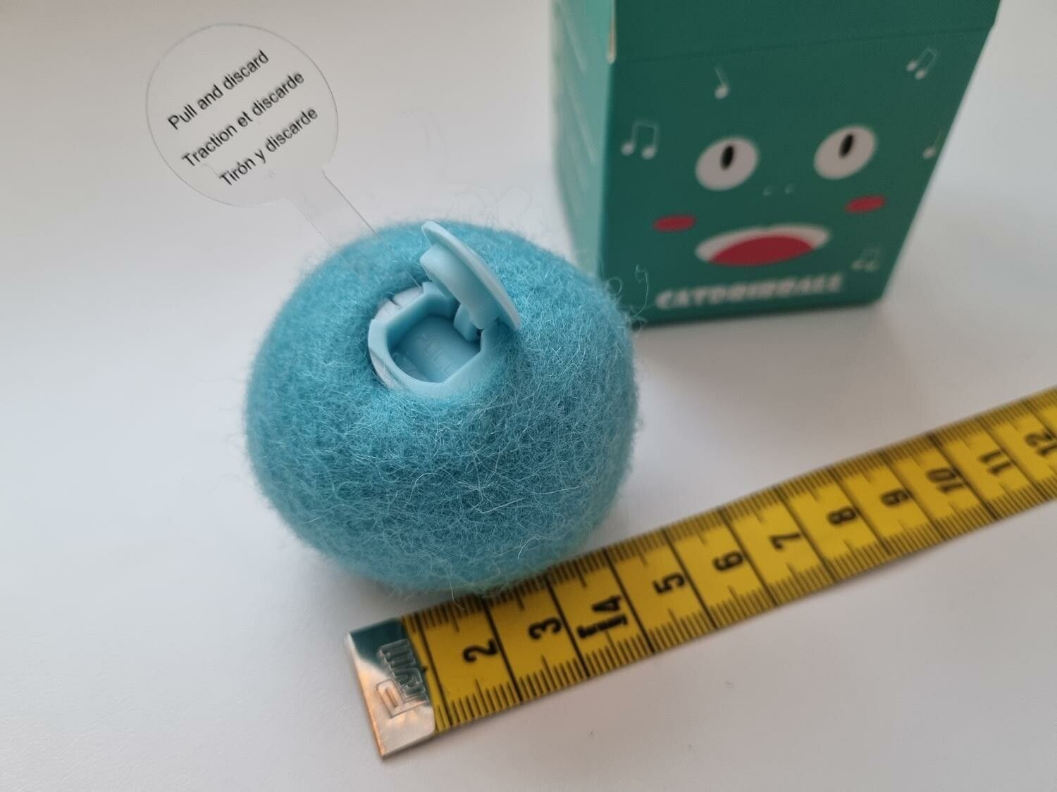 Interaktiv talande boll med grodljud - För katten, Fluffig blå boll