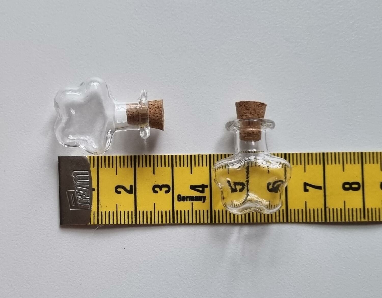 10 st små glasflaskor med kork, flaskor miniatyrer glasburkar (2,4 x 2 cm)