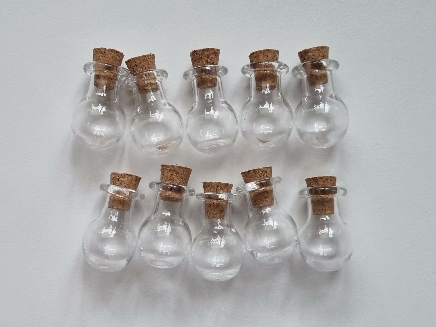 10 st små glasflaskor med kork, flaskor miniatyrer glasburkar (2 x 1,3 cm)