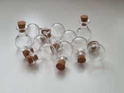 10 st små glasflaskor med kork, flaskor miniatyrer glasburkar (2,4 x 1,6 cm)