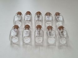 10 st små glasflaskor med kork, flaskor miniatyrer glasburkar (2,5 x 1,3 cm)