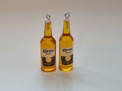 2 Flaskor miniatyrer, miniflaska, dockskåp, tittskåp (Corona med ögla)