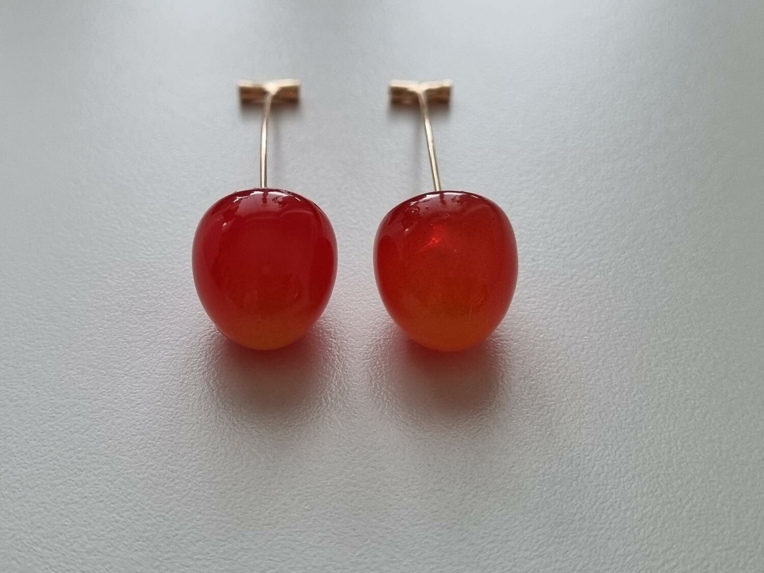 Örhängen Körsbär i resin