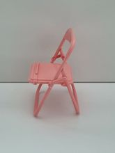 Mobilhållare i form av en stol / miniatyrstol (laxrosa)