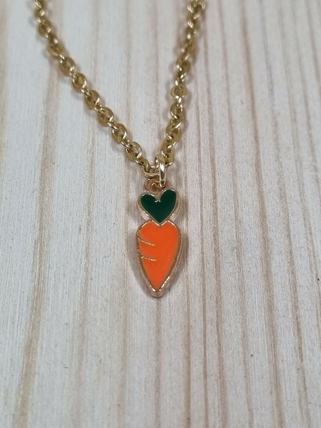 Halsband med söt berlock - Morot