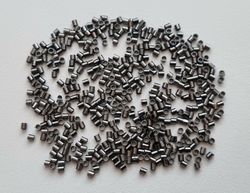 450 st svarta klämpärlor, crimp beads (1,5 mm)