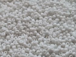 1000 små pärlor, fröpärlor, glaspärlor (2 mm) - Vita