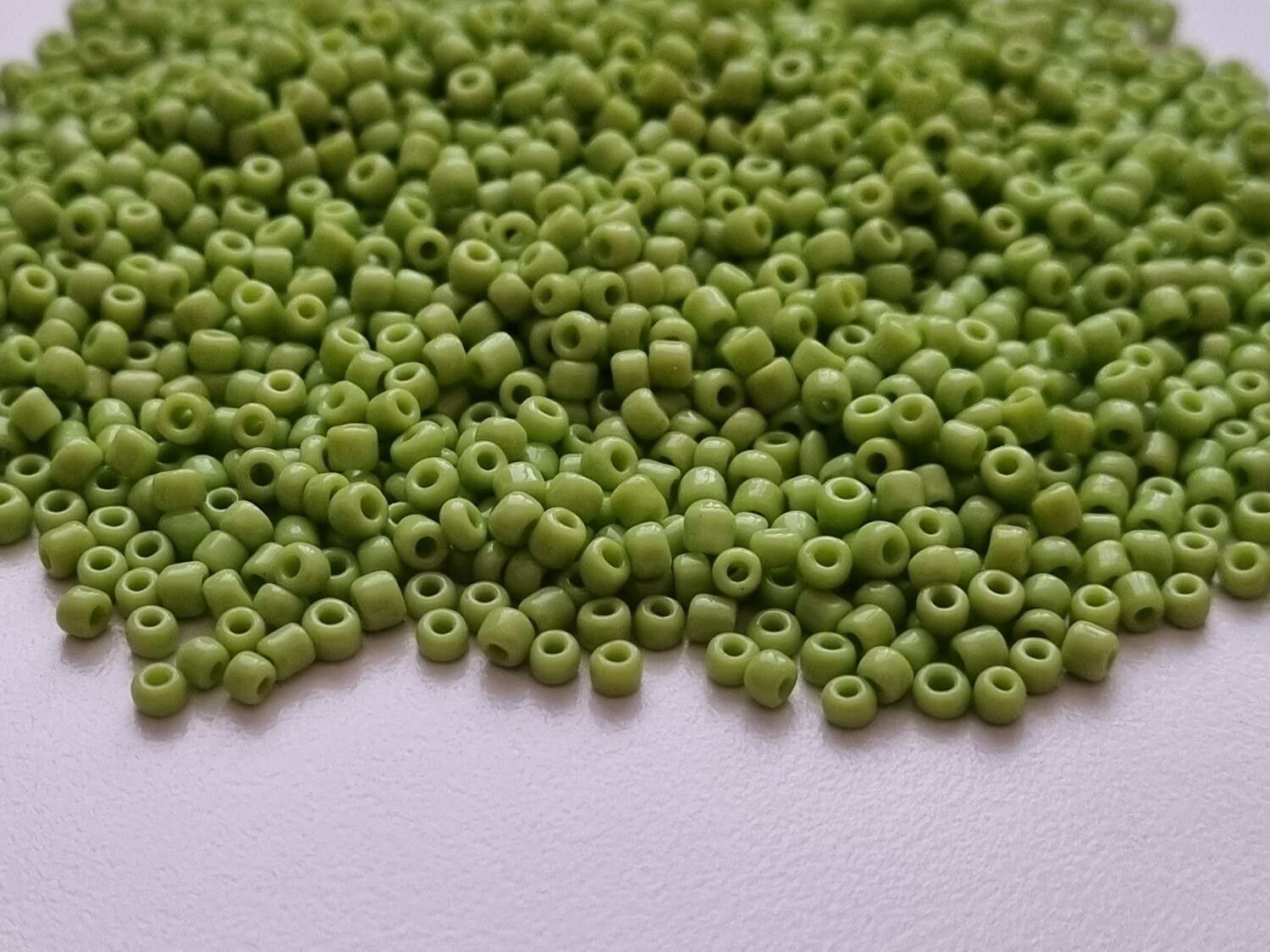 1000 små pärlor, fröpärlor, glaspärlor (2 mm) - Gröna