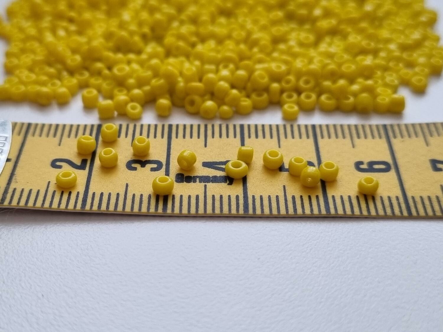 1000 små pärlor, fröpärlor, glaspärlor (2 mm) - Gula