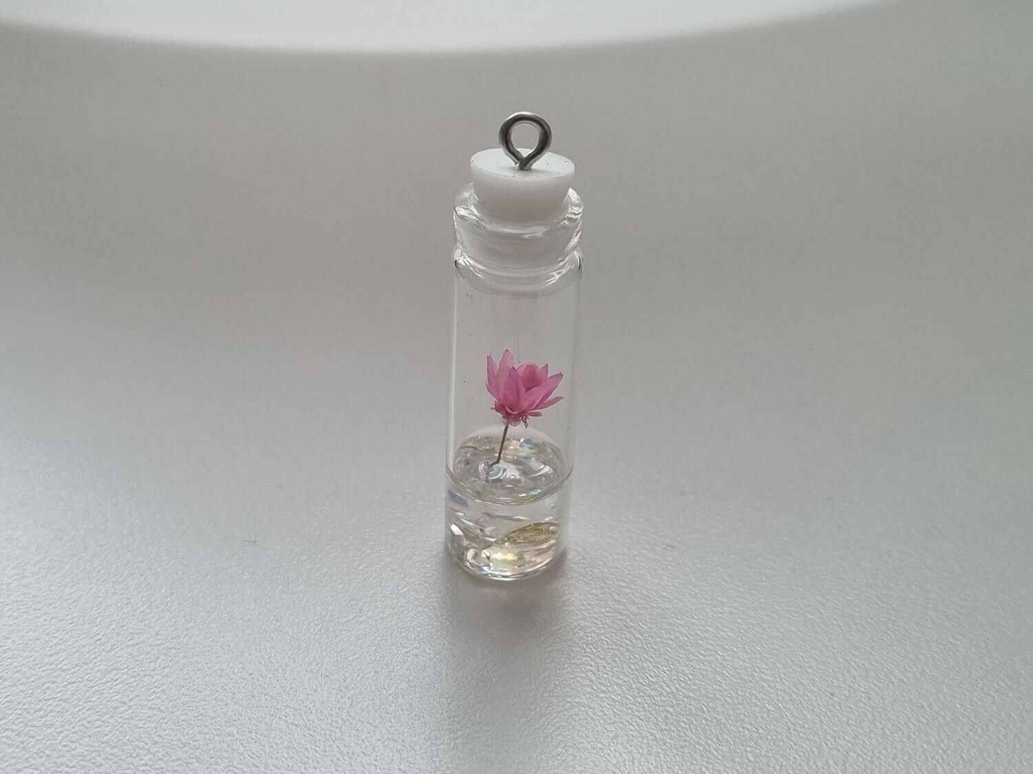 1 st glasflaska miniatyr, miniflaska till dockskåp, tittskåp (vit)