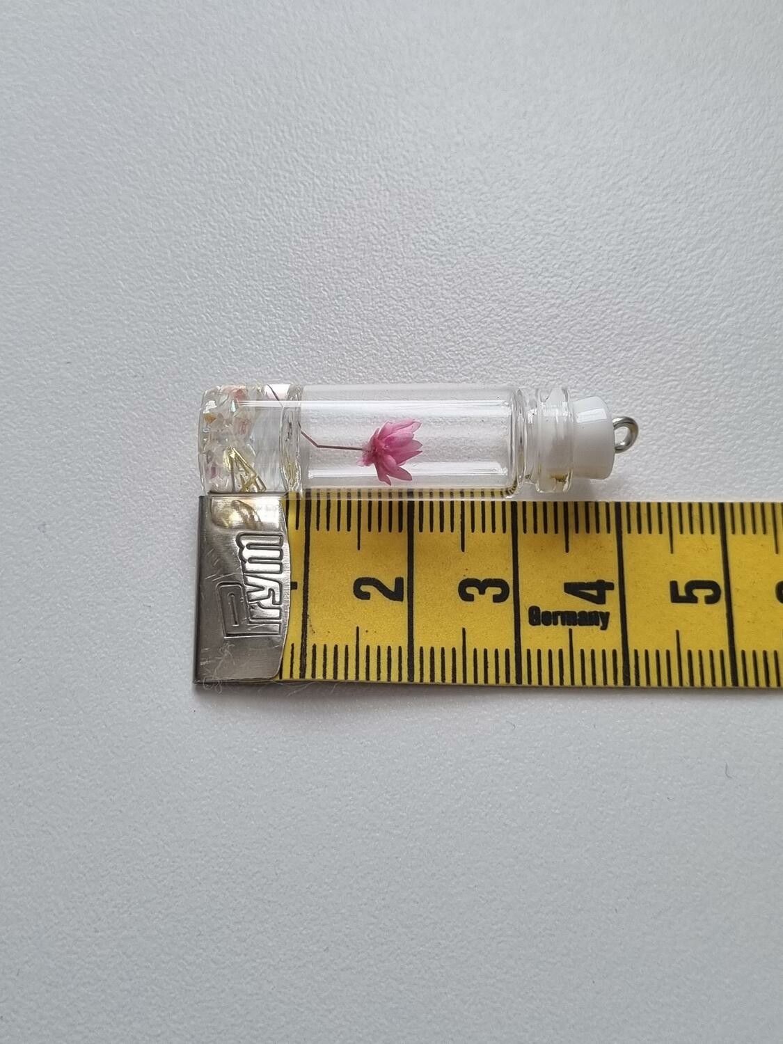 1 st glasflaska miniatyr, miniflaska till dockskåp, tittskåp (vit)