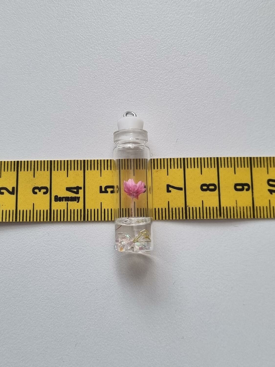 1 st glasflaska miniatyr, miniflaska till dockskåp, tittskåp (vit)