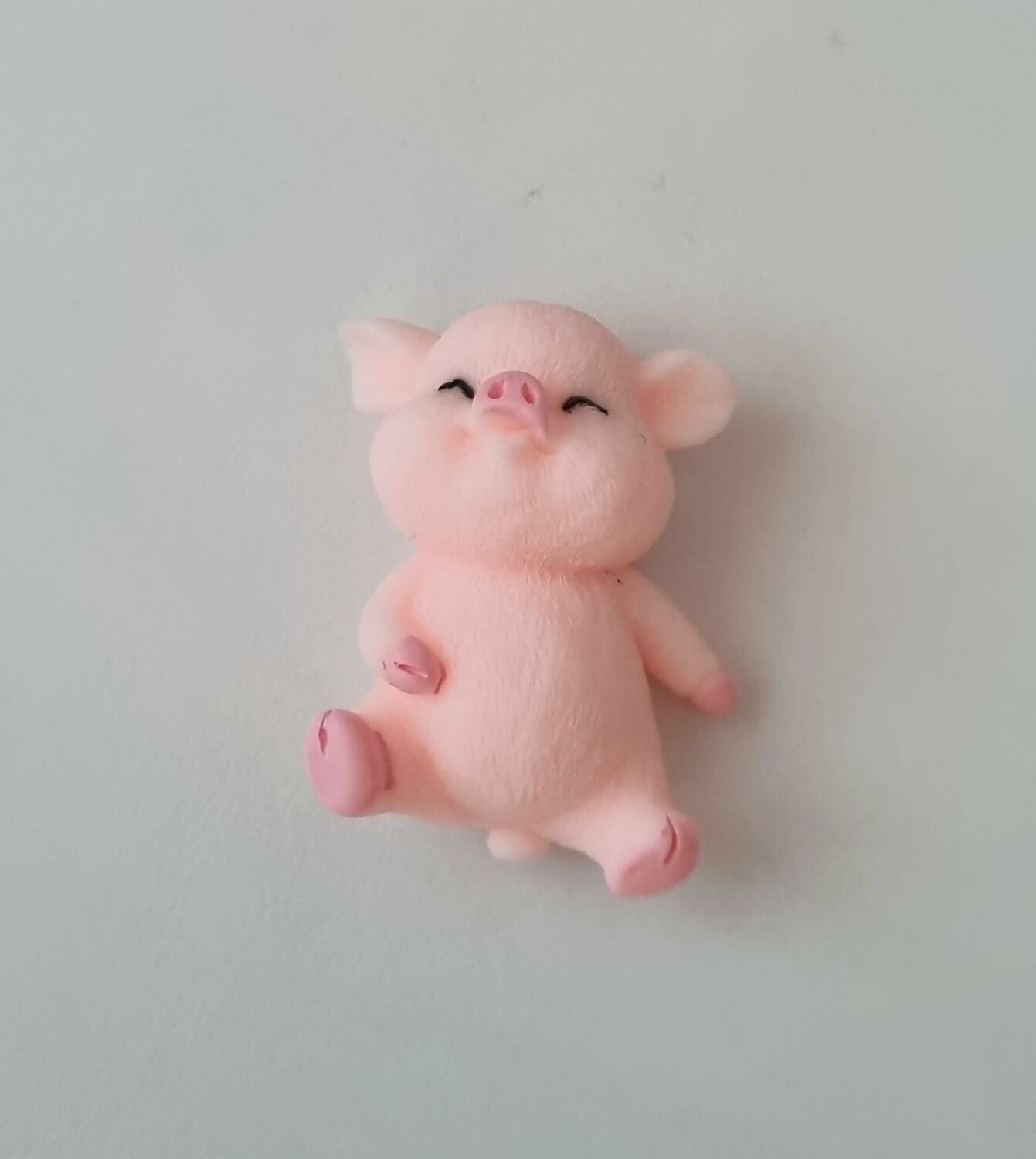 Handmålad gris som ligger på rygg - miniatyr till dockskåp dockhus