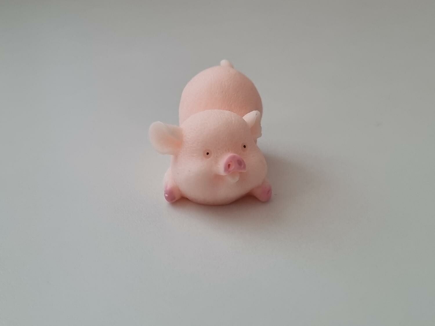Handmålad lekfull gris - miniatyr till dockskåp dockhus