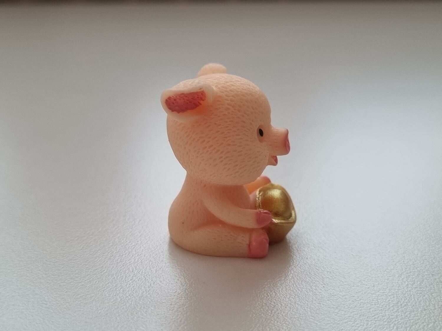 Handmålad glad gris - miniatyr till dockskåp dockhus