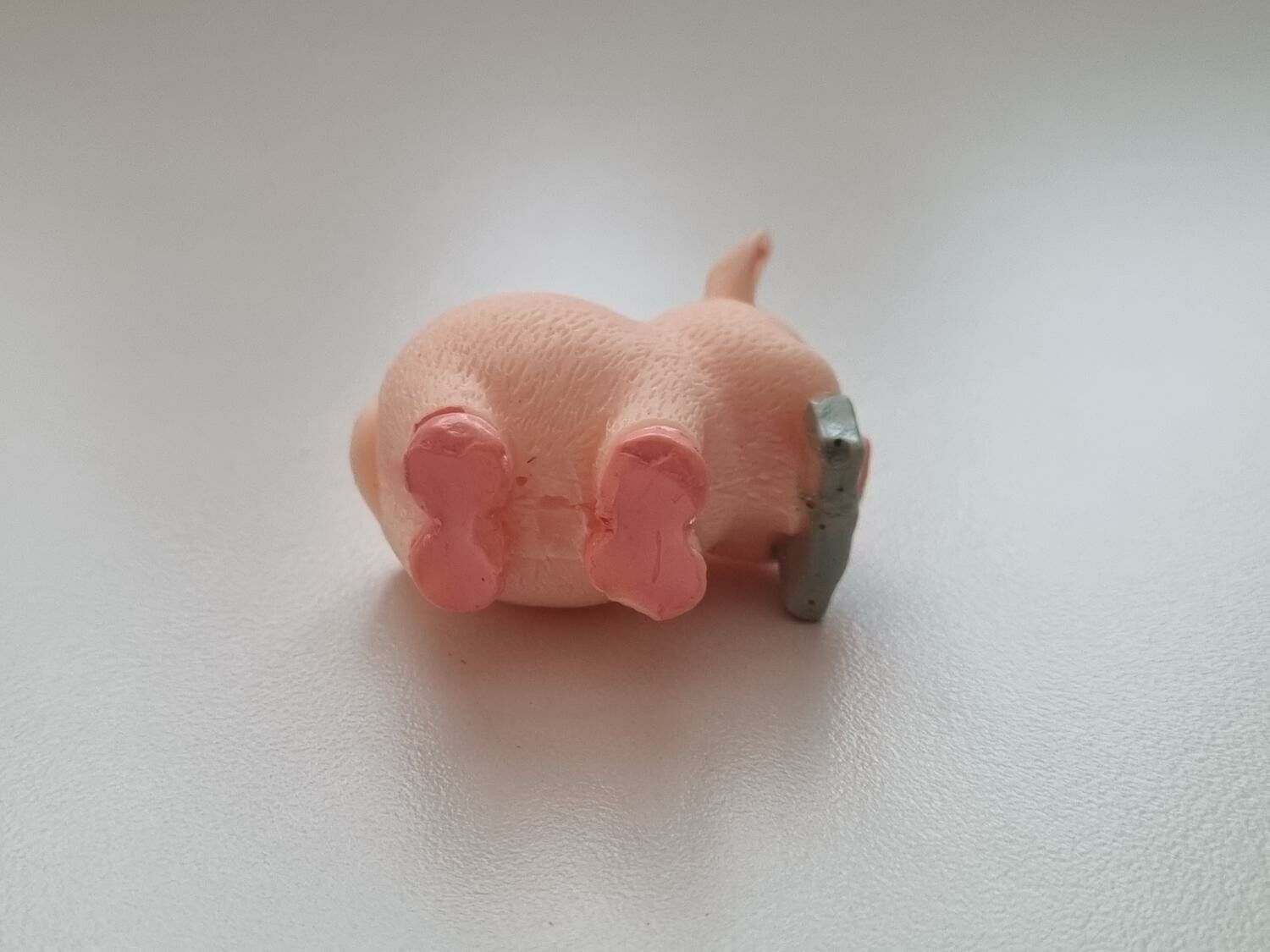 Handmålad glad gris - miniatyr till dockskåp dockhus