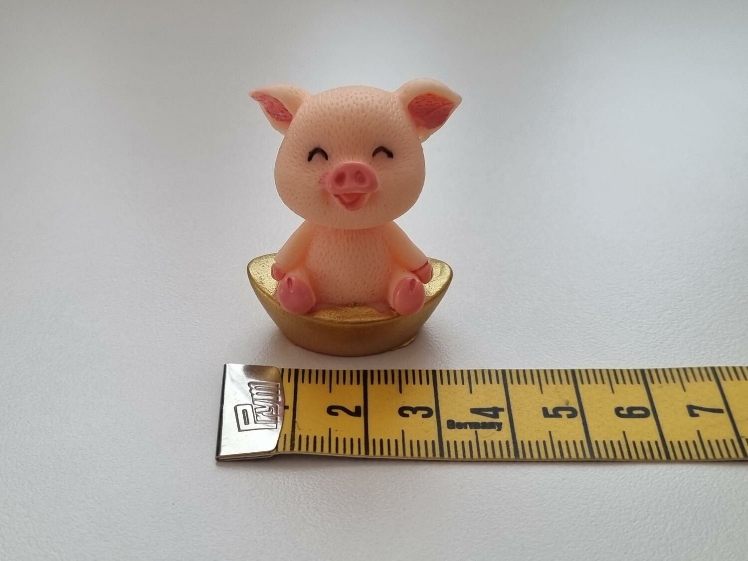 Handmålad glad gris - miniatyr till dockskåp dockhus