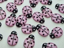 25 st nyckelpigor i resin, miniatyrer (ljusrosa)
