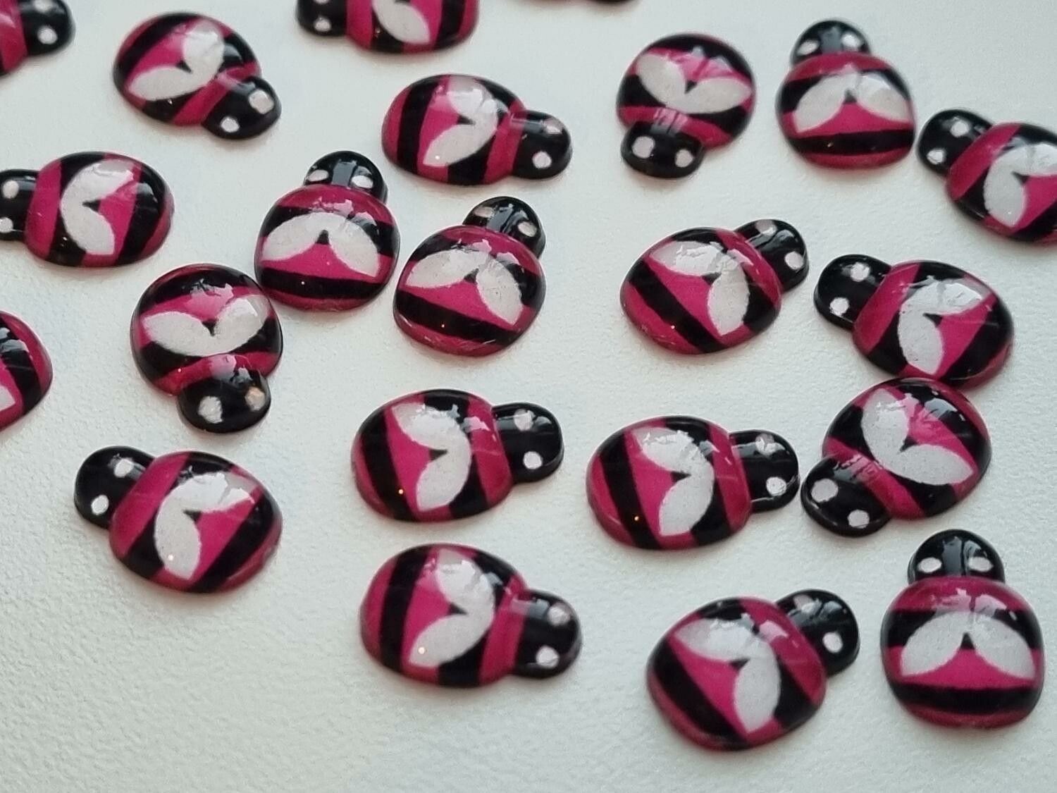 25 st bin i resin, miniatyr bin (cerise)