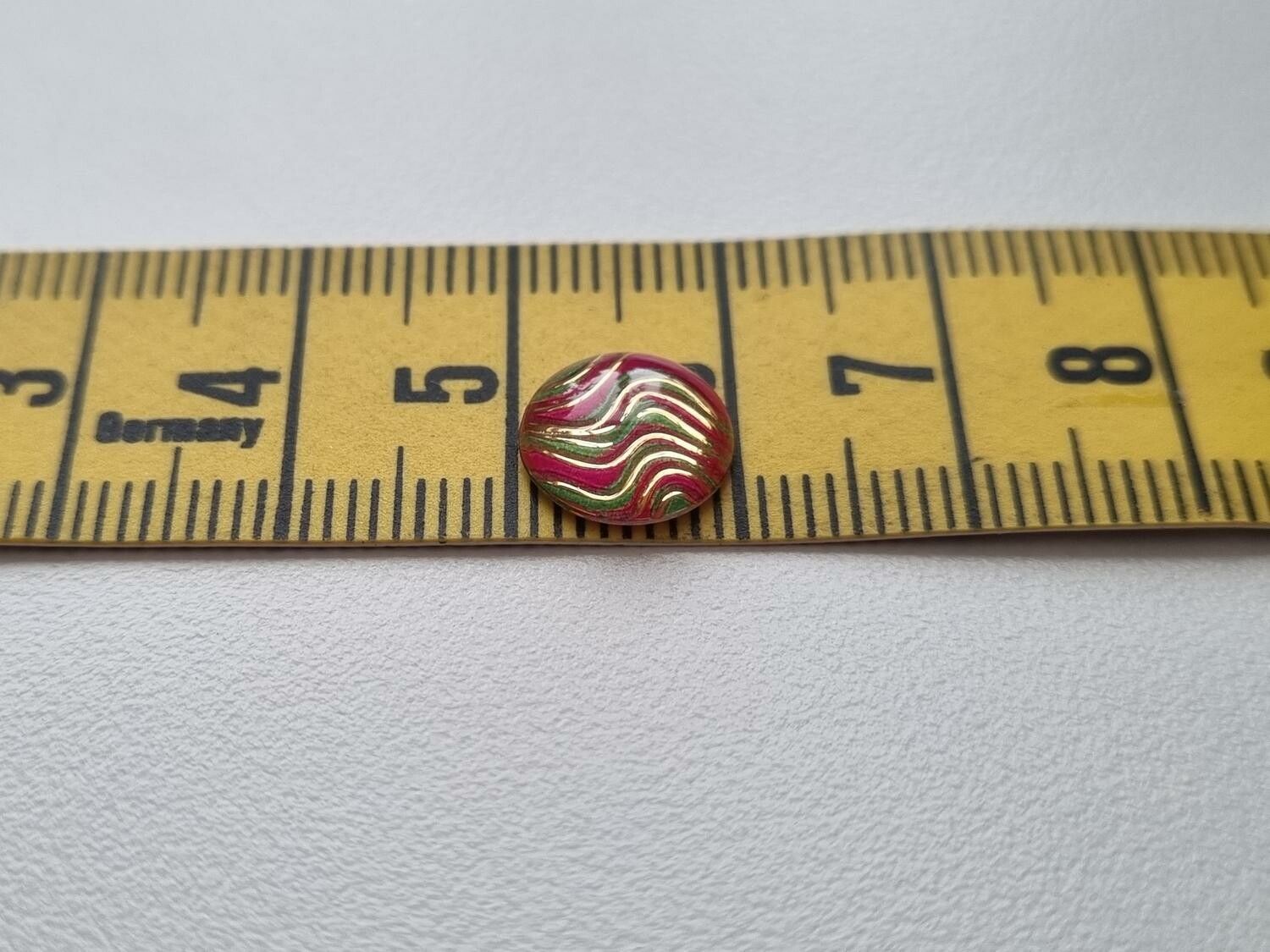 25 st vågmönstrade, runda miniatyrer i vackra färger (10mm)