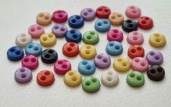 30 st knappar / dockknappar miniatyrer (4 mm) i varande fina färger