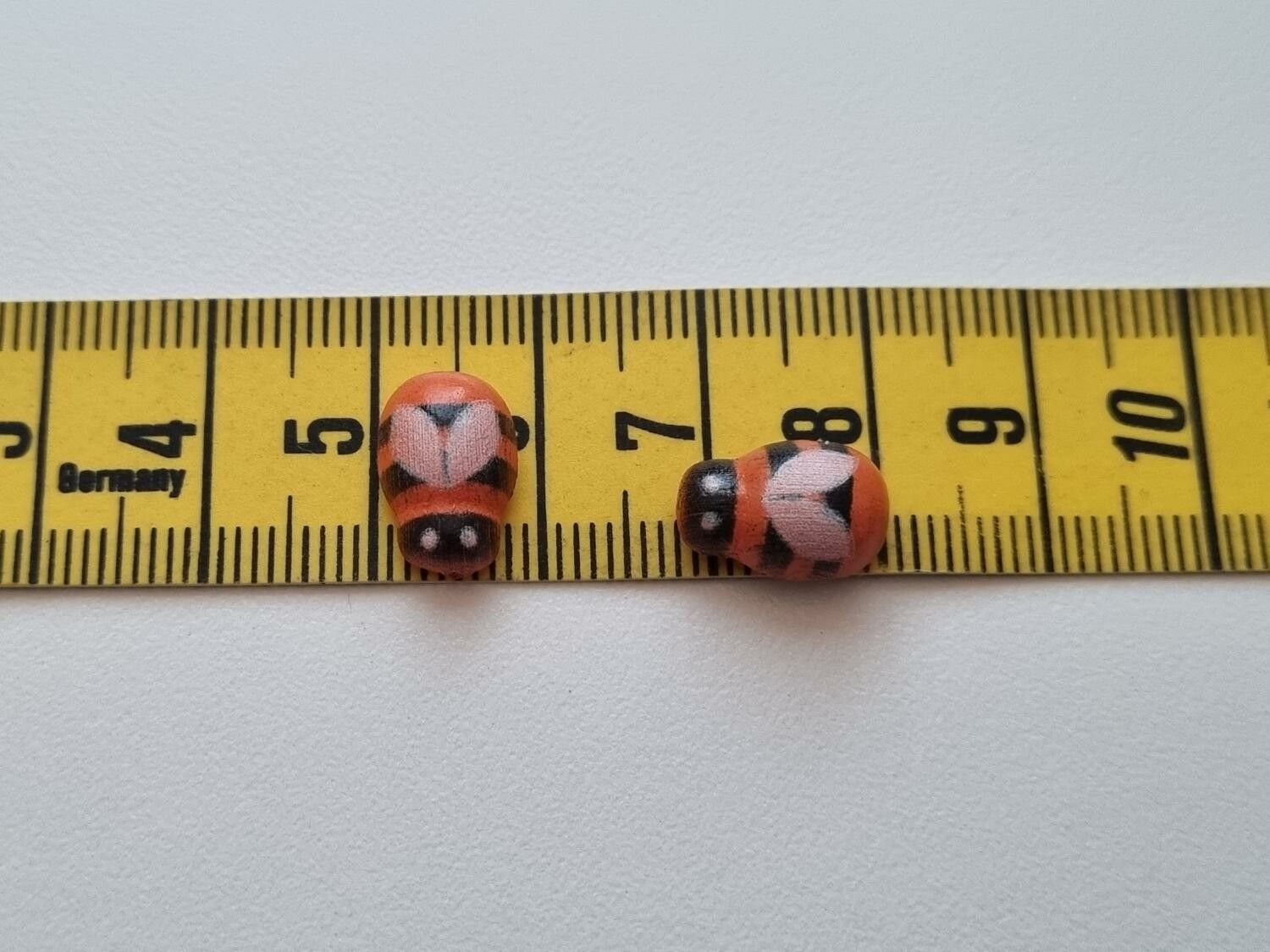30 st handmålade bin, stickers med dubbelsidig häftmassa