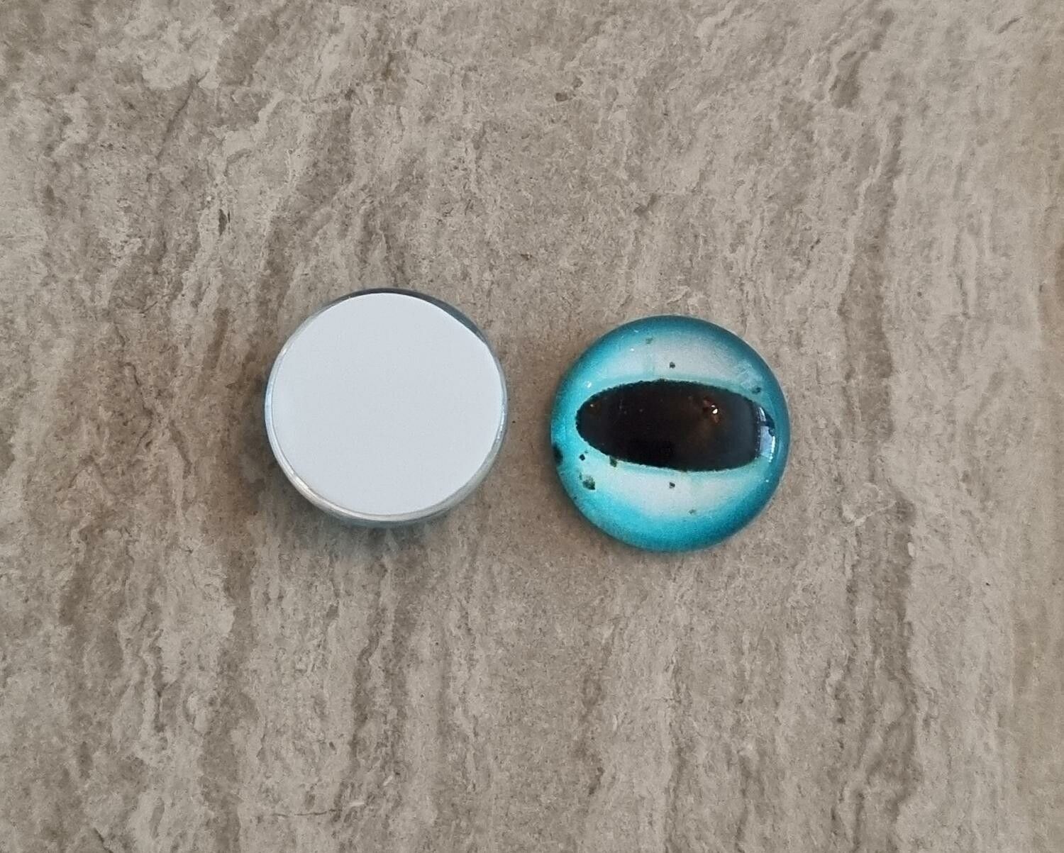 2 st drakögon kattögon i glas, glasinfattningar, cabochoner (12 mm)