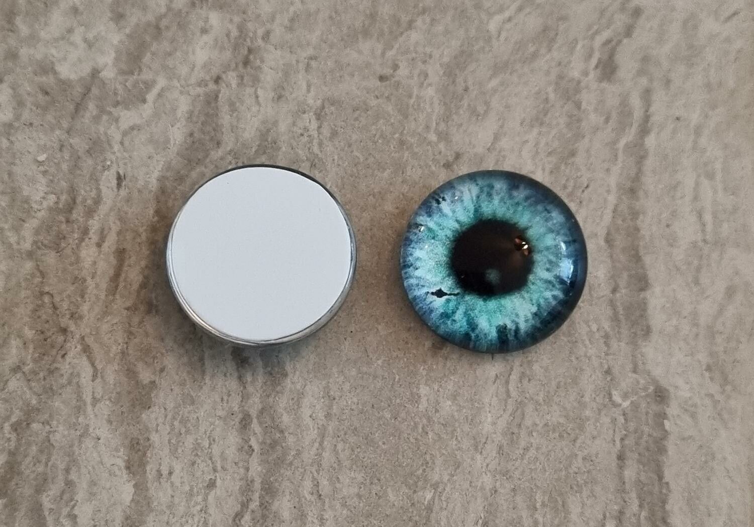 2 st drakögon kattögon i glas, glasinfattningar, cabochoner (12 mm)