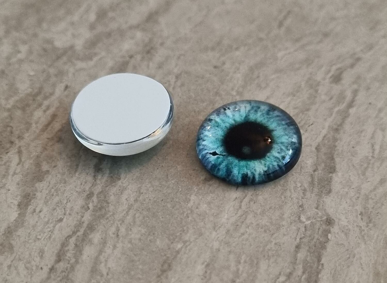 2 st drakögon kattögon i glas, glasinfattningar, cabochoner (12 mm)