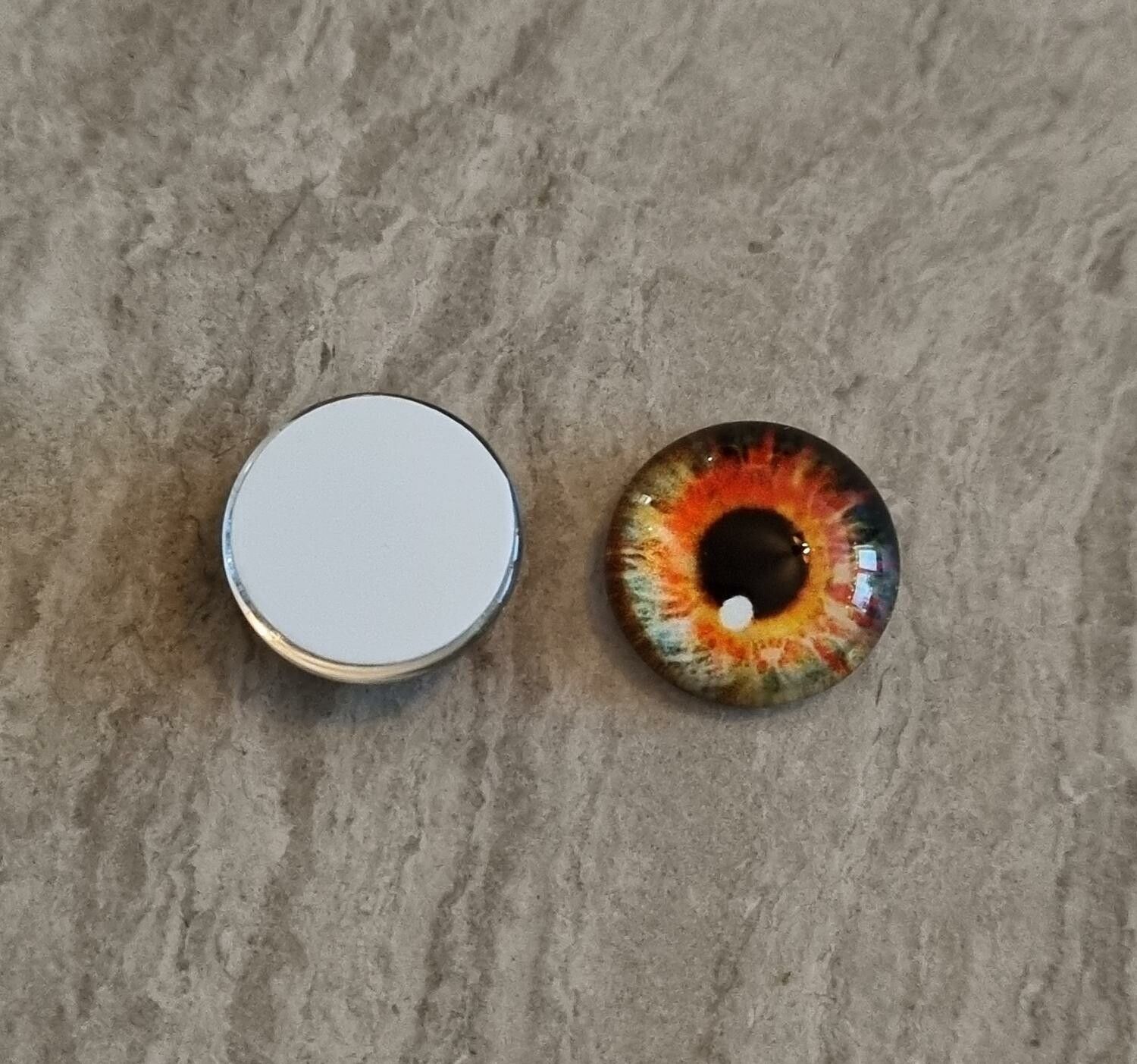 2 st drakögon kattögon i glas, glasinfattningar, cabochoner (12 mm)