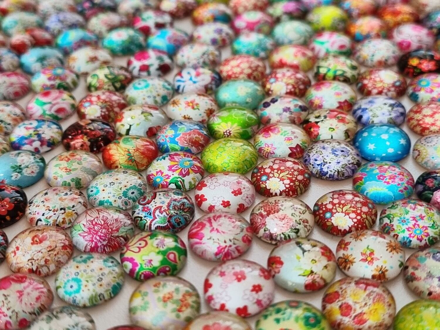 Flatbacks / Cabochoner i glas Blommor (10 st)