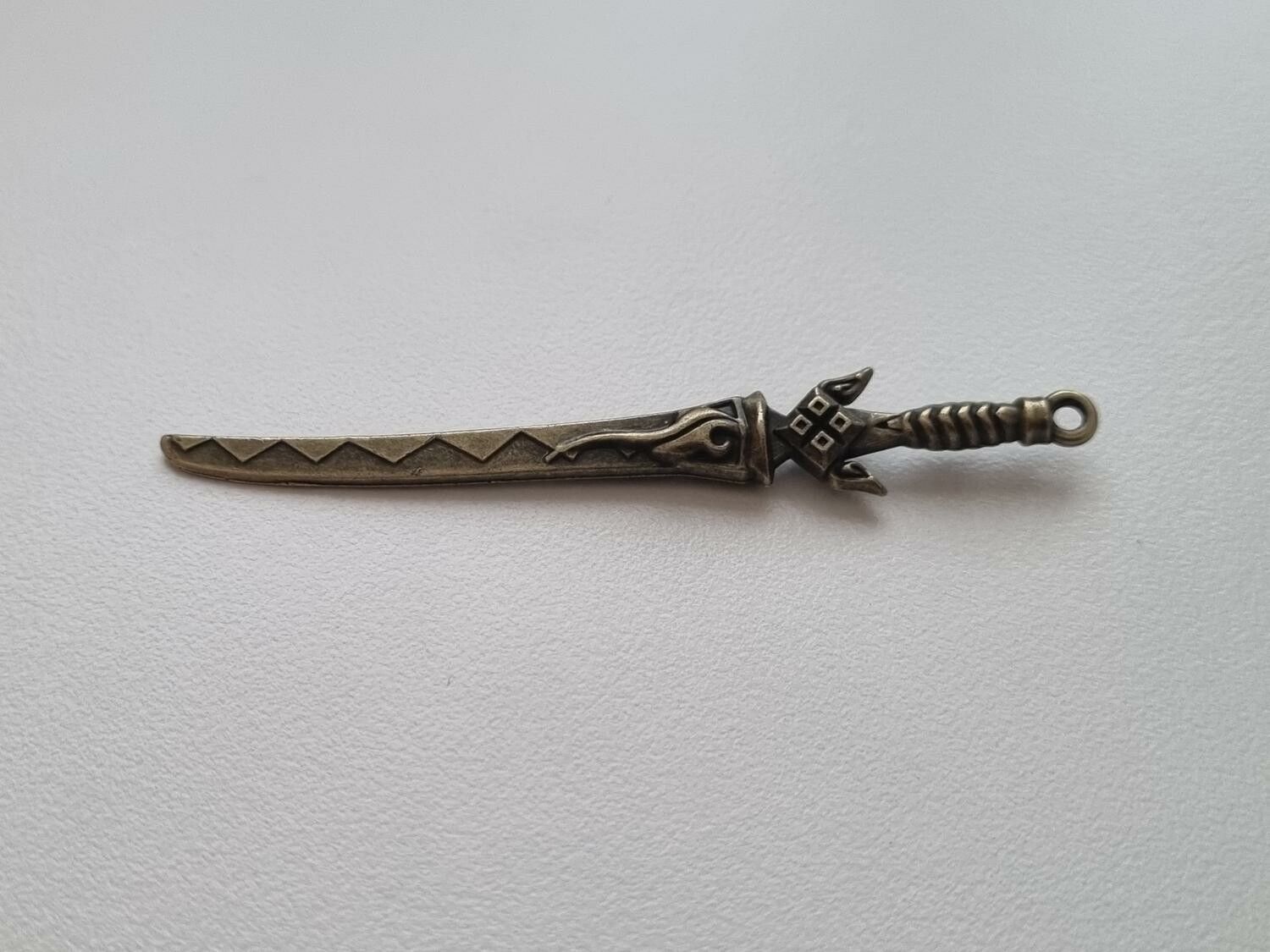 Miniatyr vapen, minivapen till dockskåp dockhus tittskåp