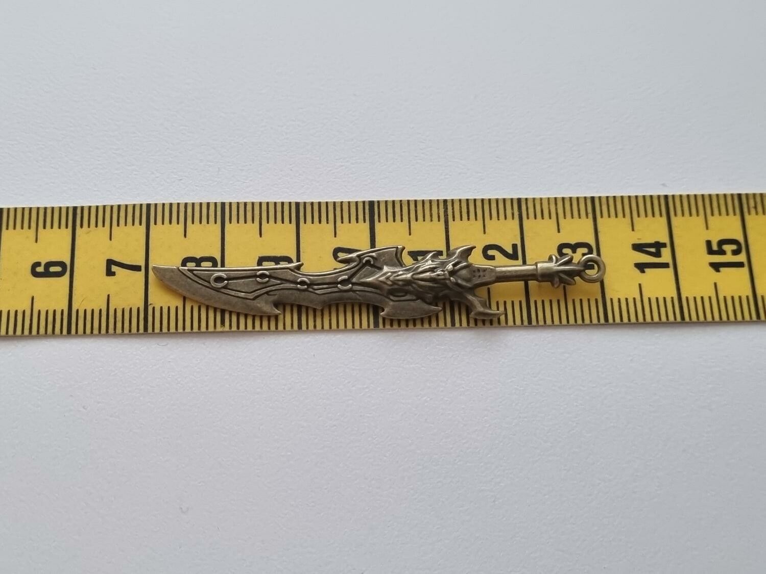 Miniatyr vapen, minivapen till dockskåp dockhus tittskåp