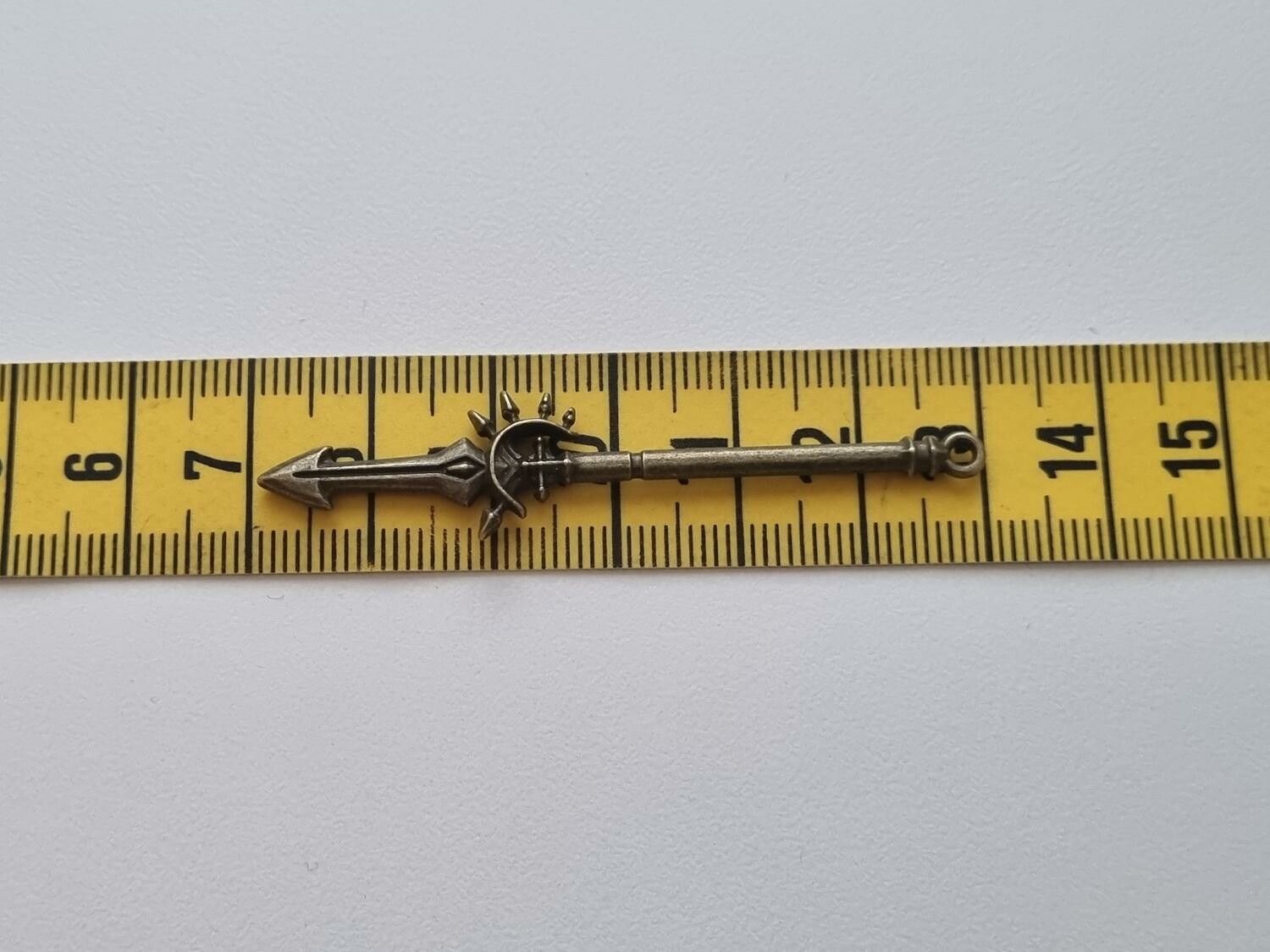 Miniatyr vapen, minivapen till dockskåp dockhus tittskåp