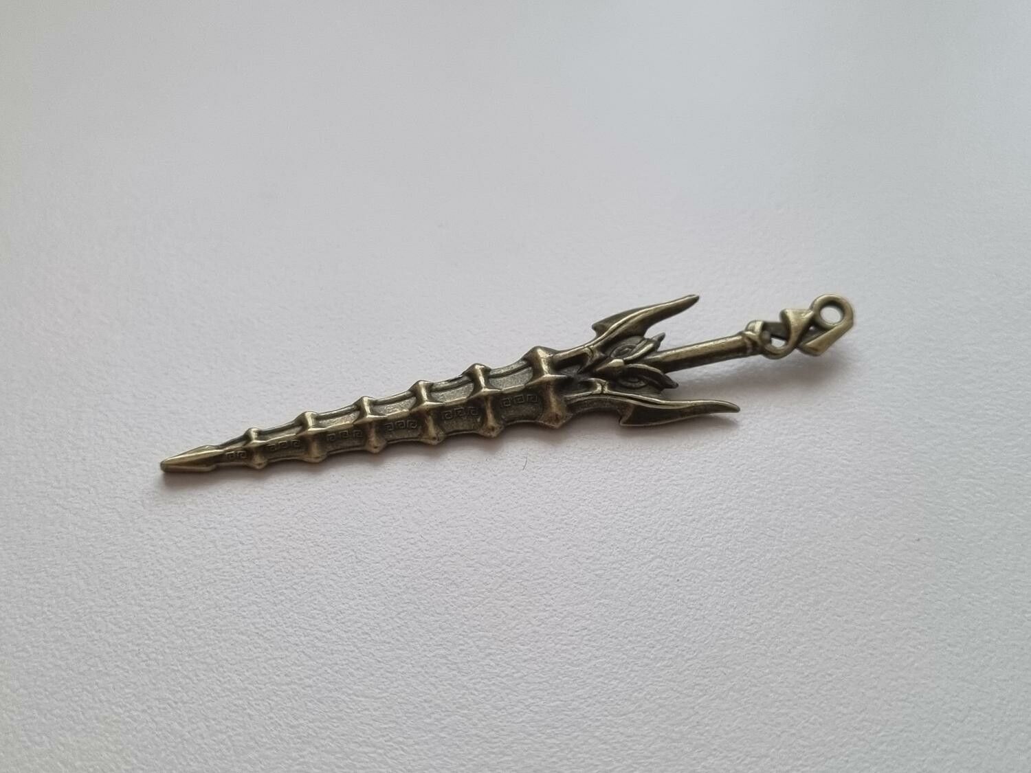 Miniatyr vapen, minivapen till dockskåp dockhus tittskåp