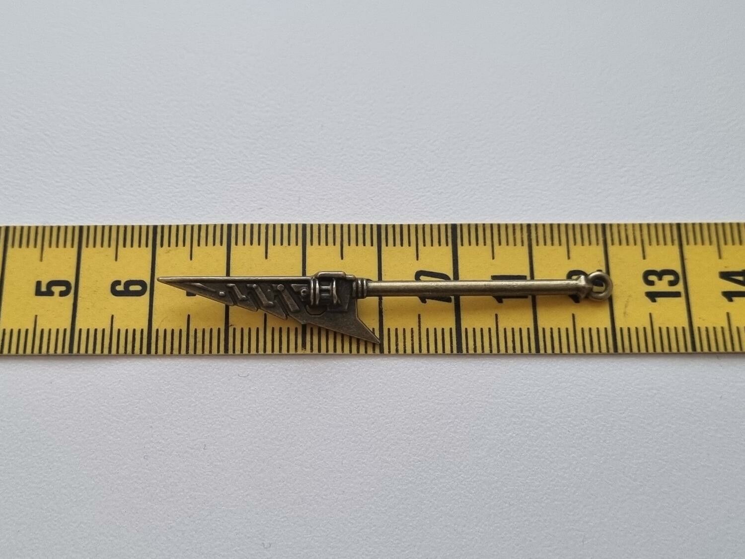 Miniatyr vapen, minivapen till dockskåp dockhus tittskåp