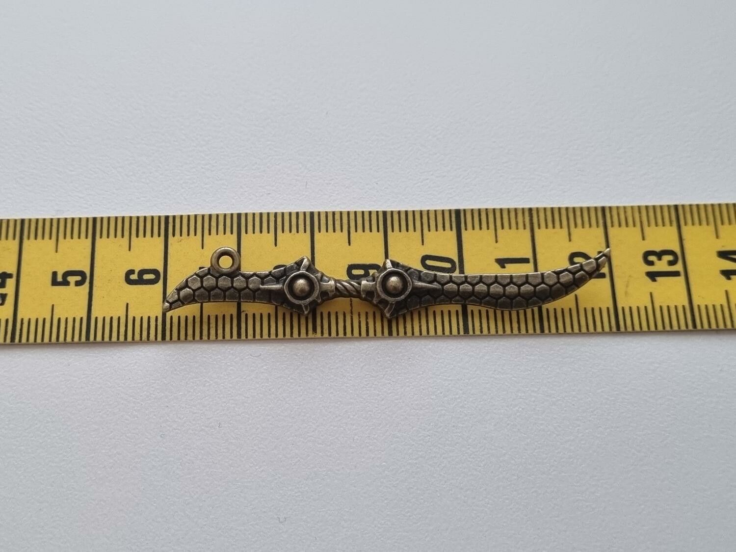Miniatyr vapen, minivapen till dockskåp dockhus tittskåp