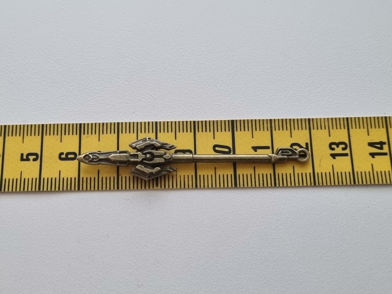 Miniatyr vapen, minivapen till dockskåp dockhus tittskåp